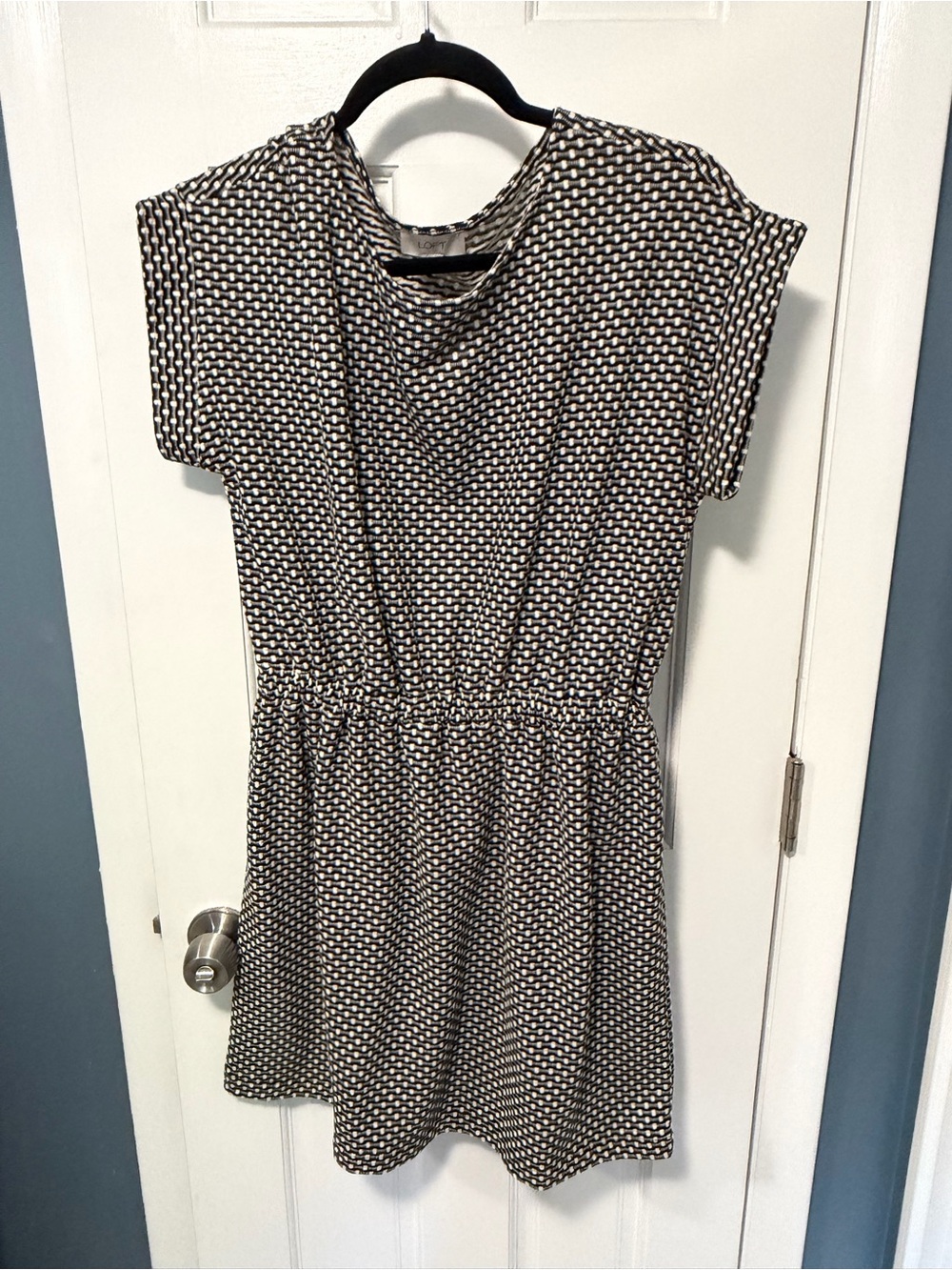 LOFT Black and White Short Sleeve Printed Waist-Defined Dress